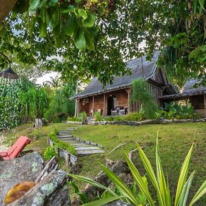 Deluxe Beachfront Villa